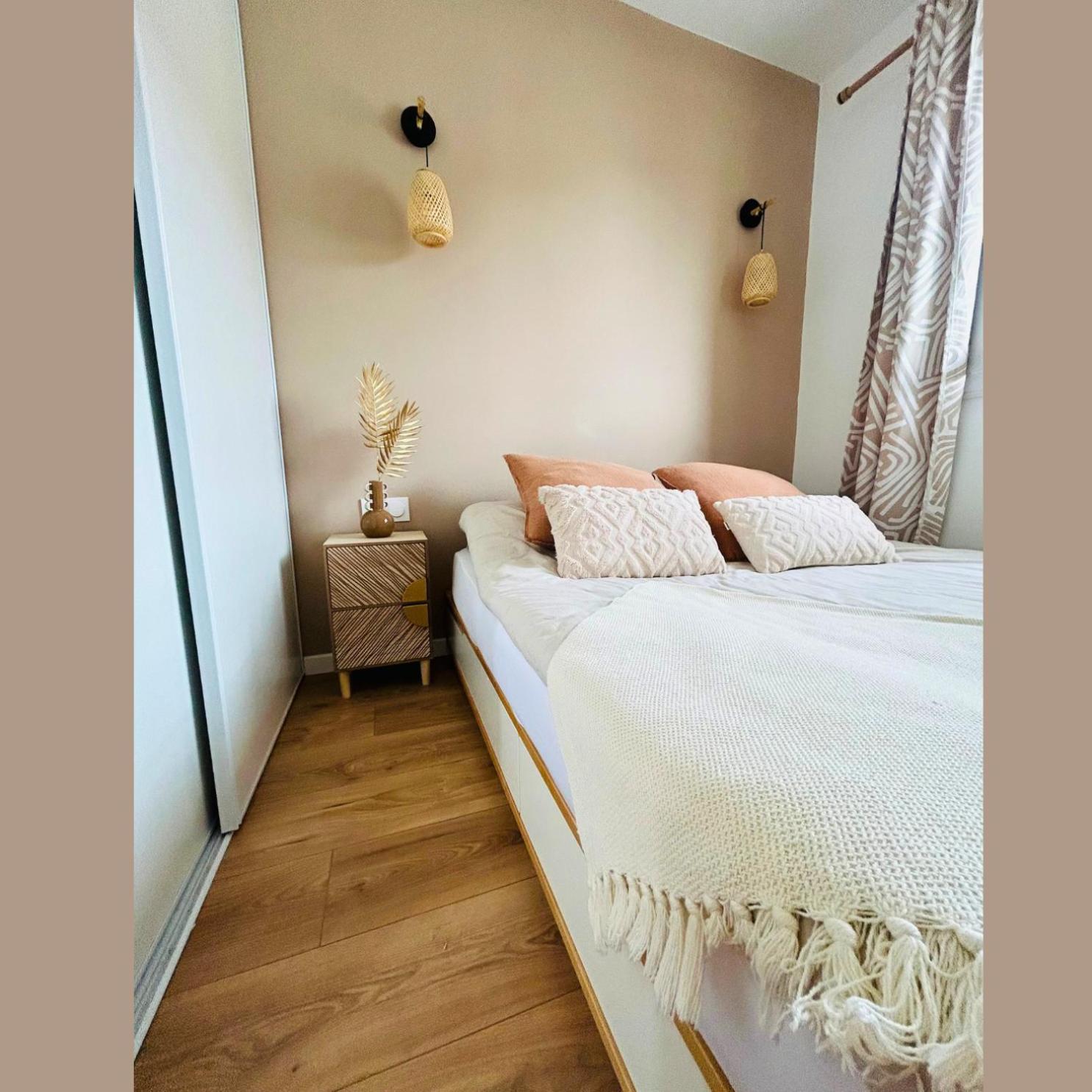 Studio Easy Check-In 8 Mins Disneyland 35 Mins Paris Free Starbucks Coffee Parking Wifi Bussy-Saint-Georges Extérieur photo